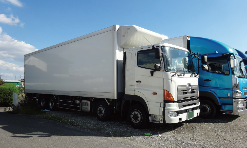日野・プロフィアの冷凍車を導入するなら！おすすめサービス「サブスクdeスグのり」